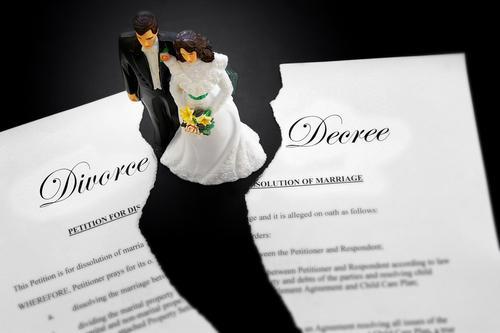 divorce wedding topper with decree